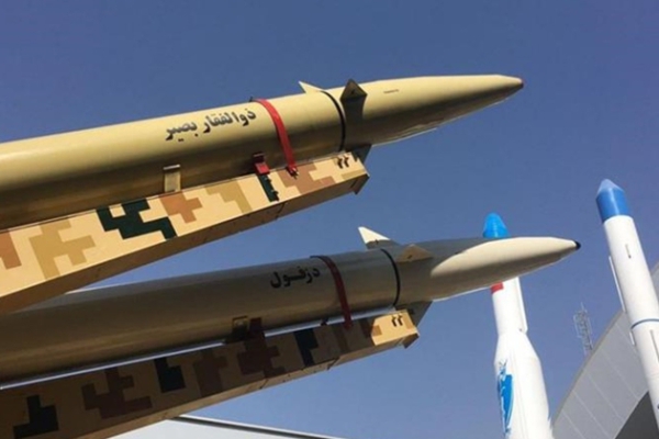 El líder supremo de Irán levantó las restricciones sobre los alcances de los ataques con misiles