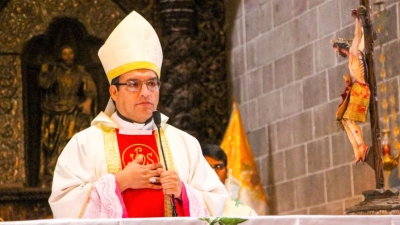Obispo peruano acusado de tener 17 amantes es expuesto por su empleada doméstica