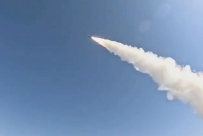 Irán prueba un nuevo misil de crucero lanzado desde el mar