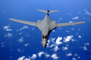 Dos bombarderos nucleares de Estados Unidos sobrevolaron la frontera coreana y Kim Jong-un advierte: &quot;Estamos al borde de la guerra&quot;