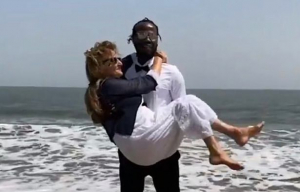 Una jubilada dijo que el país era un "paraíso" porque puedes tener un hombre diferente cada noche