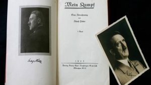«Mein Kampf» («Mi lucha»), de Adolf Hitler