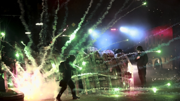 Se tornan violentas las protestas en Georgia