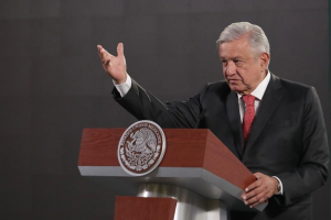 El presidente Andrés Manuel López Obrador durante la conferencia matutina desde Palacio Nacional, este lunes en la Ciudad de México.