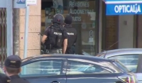 España: El policía atrincherado en un restaurante de Alcobendas se mata de un tiro en la cabeza