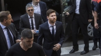 Messi abandona la Audiencia Provincial de Barcelona tras declarar ante el juez.