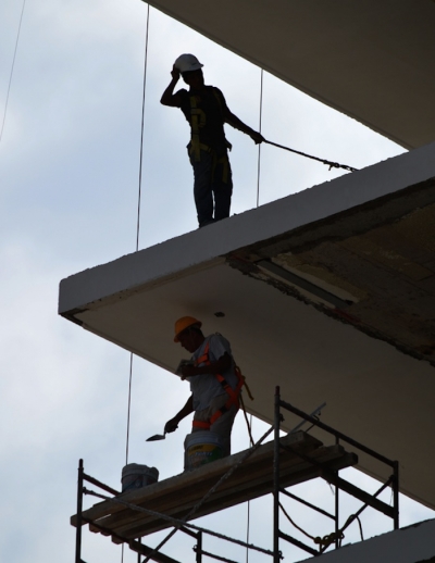 Las horas laborales del mexicano no son proporcionales a su salario