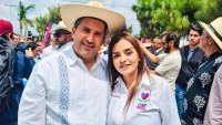 Carlos Manzo y su esposa, Grecia Quiroz.