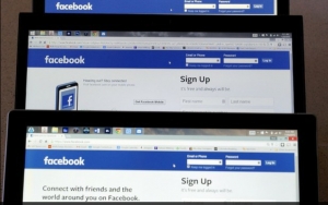 Facebook informó que los usuarios verán un recordatorio en la parte superior de sus servicios de noticias que les solicitará tres pasos para verificar la seguridad de la cuenta