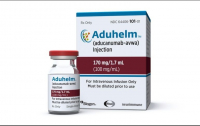 En cualquier caso, y tras la aprobación urgente, la FDA ha ordenado a Biogen, la empresa fabricante del Aduhelm, un nuevo y más amplio ensayo que confirme sus beneficios.