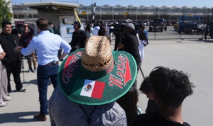 El reporte también señaló una subida interanual récord en 2024 del 5.5% de la fuerza laboral de origen latino.