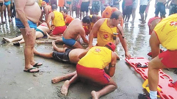 Tragedia en las playas de Brasil: 4 personas murieron al ser alcanzadas por un rayo