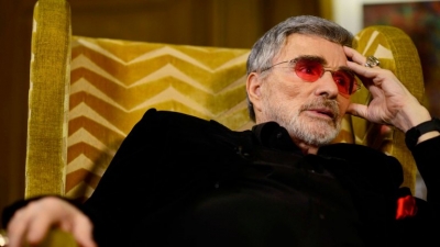 Burt Reynolds cree que el actor de 'Two and a Half Men' está pagando sus malas acciones: "Está recibiendo lo que se merece"