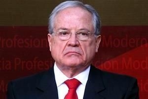 Pide Aristóteles licencia a papá Leonel Sandoval