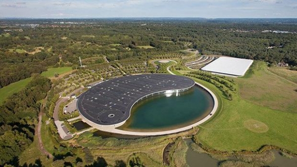 Así es la sede en Woking que vende McLaren 