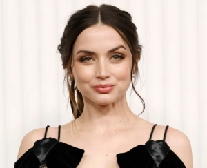 Ana de Armas lleva el papel principal en la cinta "Ballerina", un "spin-off" de la saga de filmes de "John Wick".