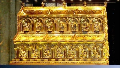 Relicario en el que se encuentran los restos de los Reyes Magos