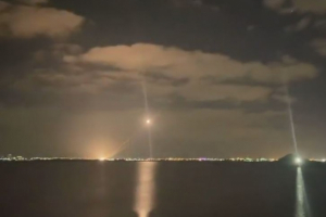 Atacan el rascacielos más grande del mundo en Abu Dabi