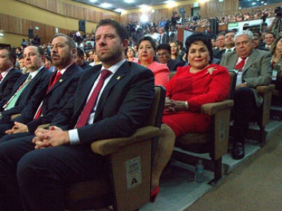 21% de los diputados no tienen licenciatura