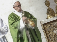 Papa apoya el 'compromiso por la familia' en México