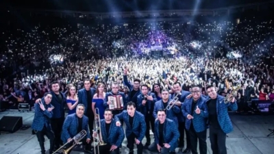 Roban instrumentos a Los Ángeles Azules en falso retén