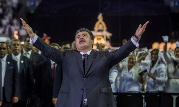 Naasón Joaquín García, líder de la Iglesia La Luz del Mundo, en 2017, durante una reunión en la Ciudad de México.
