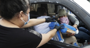 Los bancos de alimentos dan la voz de alarma en EEUU: "¿Tendremos suficiente comida?"