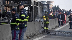 Un conductor senegalés incendia un autobús con 51 niños para vengarse de las políticas de Salvini