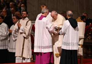 El Papa Francisco, durante la misa del gallo en El Vaticano