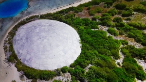 El ataúd nuclear que EE.UU. le 'regaló' a una isla alberga enormes desechos radiactivos y presenta fugas