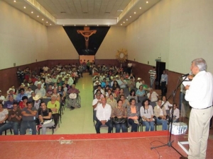 Levantan sanción a AMLO por evento en auditorio aledaño a iglesia en Ayotlán