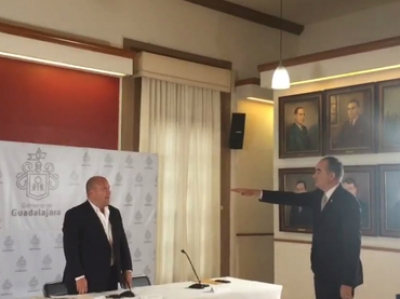 Enrique Alfaro toma protesta a Salvador Caro como Comisionario de Seguridad de Guadalajara