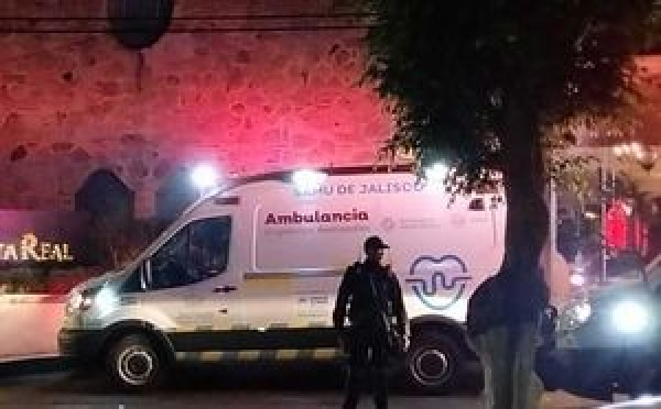 Autoridades a hotel donde asesinaron a pareja en Guadalajara