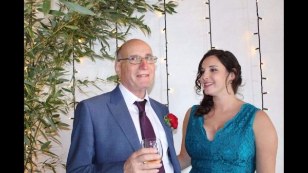 Joanna Jacob, en parte, se siente responsable por la muerte de su padre.