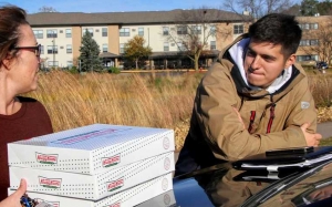 Jayson Gonzalez podrá seguir con la reventa de donas de Krispy Kreme.