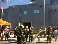 El escuadrón canino y apoyo aéreo acuden al lugar para auxiliar a los bomberos tapatíos y Protección Civil en el rescate.