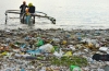 Aunque el plástico es más visible en la costa, la mayoría acaba en las zonas centrales de los océanos. En la imagen, en Freedom Island, en Manila, Filipinas. / Stiv Wilson / The 5 Gyres Institute