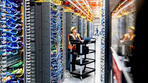 Cómo drones iraníes están dañando a Amazon en Oriente Medio