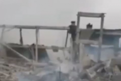 Escuela vocacional destruida en Makeyevka, donde murieron militares rusos, mostrada desde el espacio