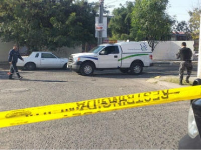 El cuerpo será trasladado a las instalaciones del Instituto Jalisciense de Ciencias Forenses donde se le practicará la autopsia de ley