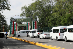 Más de 50 sobrevivientes de la ‘guerra fría’ y familiares ingresaron durante tres días al Campo Militar 1 acompañados por personal de la Comisión Nacional de Búsqueda y la Secretaría de Gobernación, entre otras instancias. Foto Roberto García Ortiz