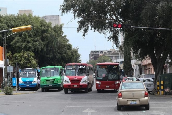 Un juzgado admitió el Amparo que un grupo de jóvenes promovió en contra del alza al transporte, pero no otorgó suspensión provisional. 