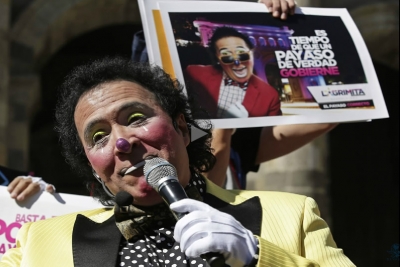 "Truena" payaso Lagrimita tras no lograr candidatura