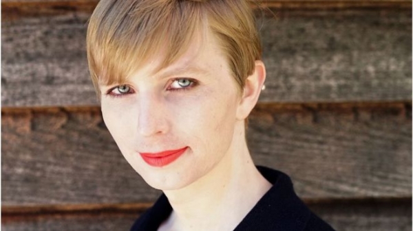 Julian Assange: por qué Chelsea Manning, la confidente de WikiLeaks, está en prisión pese a haber sido indultada por Obama