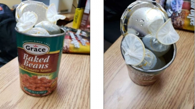 Los traficantes británicos usaban una máquina selladora especial y tapas de lata en blanco para esconder la cocaína