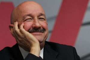 La posibilidad de obtener la nacionalidad española la ha tenido Salinas de Gortari desde el 2013, pero decidió solicitarla ahora, precisamente cuando coincide con el inicio de diversas investigaciones penales y judiciales para esclarecer casos de corrupción.