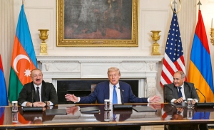 Presidente iraní: EE.UU. podría perseguir objetivos hegemónicos en el Cáucaso Sur