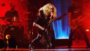 Paulina Rubio durante su actuación en los Premios Platino en Uruguay