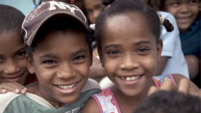 A los conocidos como &quot;guevedoces&quot; los educan como niñas porque no tienen testículos ni pene visibles.