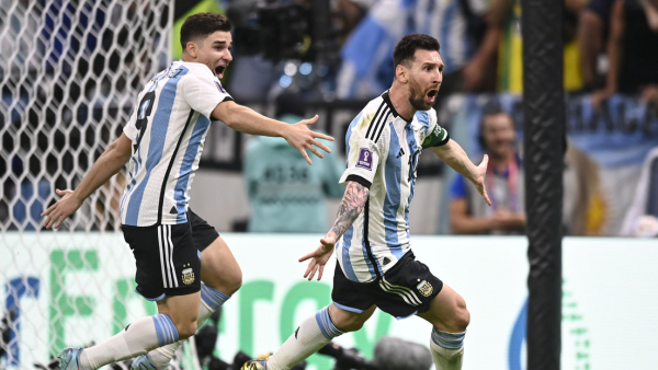 Lionel Messi celebra su gol ante México.